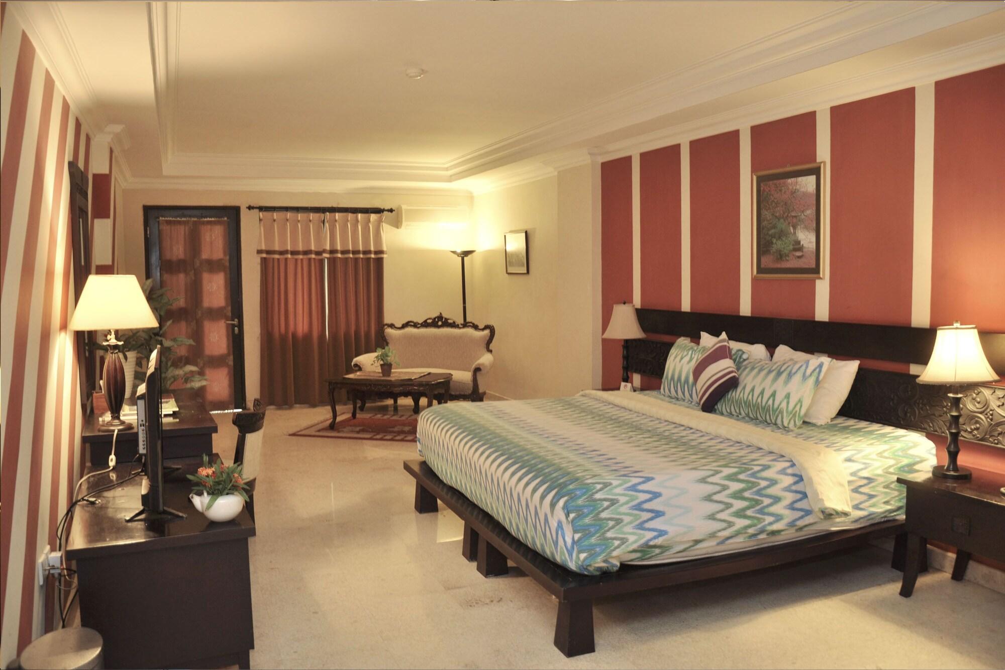 Royal Hotel And Convention Tretes Prigen Ngoại thất bức ảnh