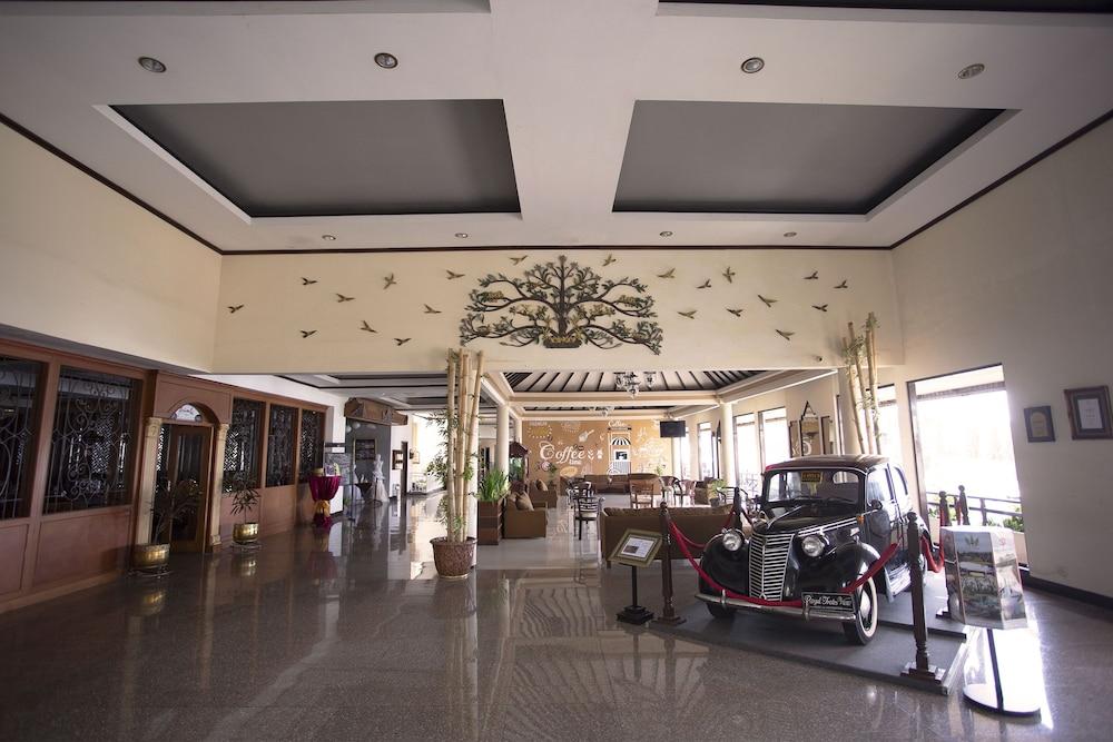 Royal Hotel And Convention Tretes Prigen Ngoại thất bức ảnh