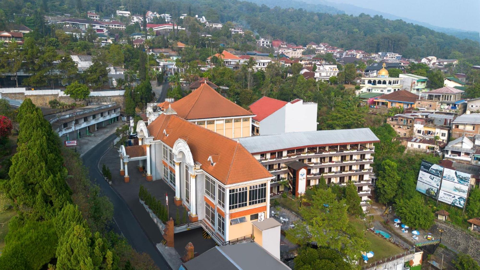 Royal Hotel And Convention Tretes Prigen Ngoại thất bức ảnh