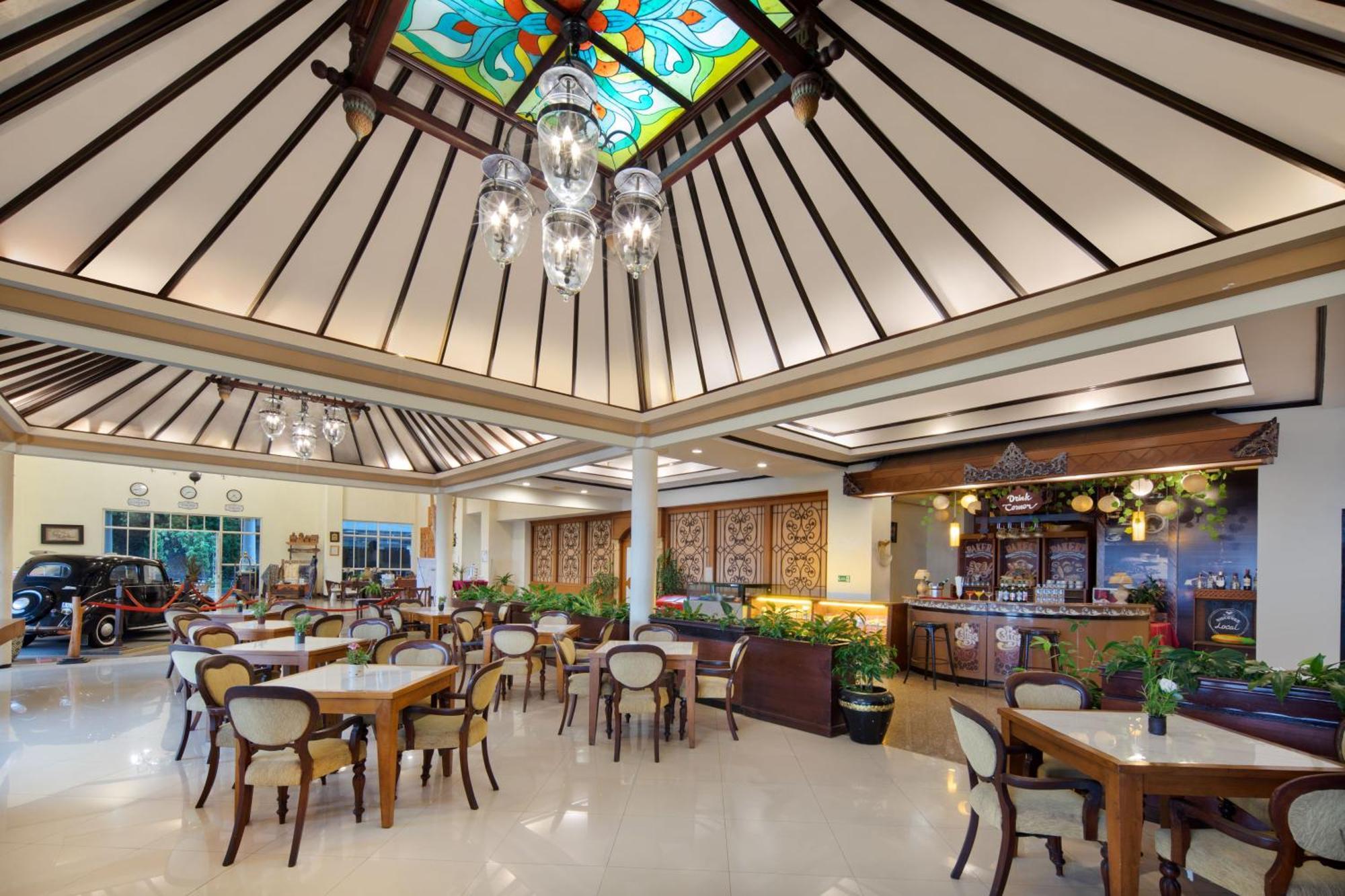 Royal Hotel And Convention Tretes Prigen Ngoại thất bức ảnh