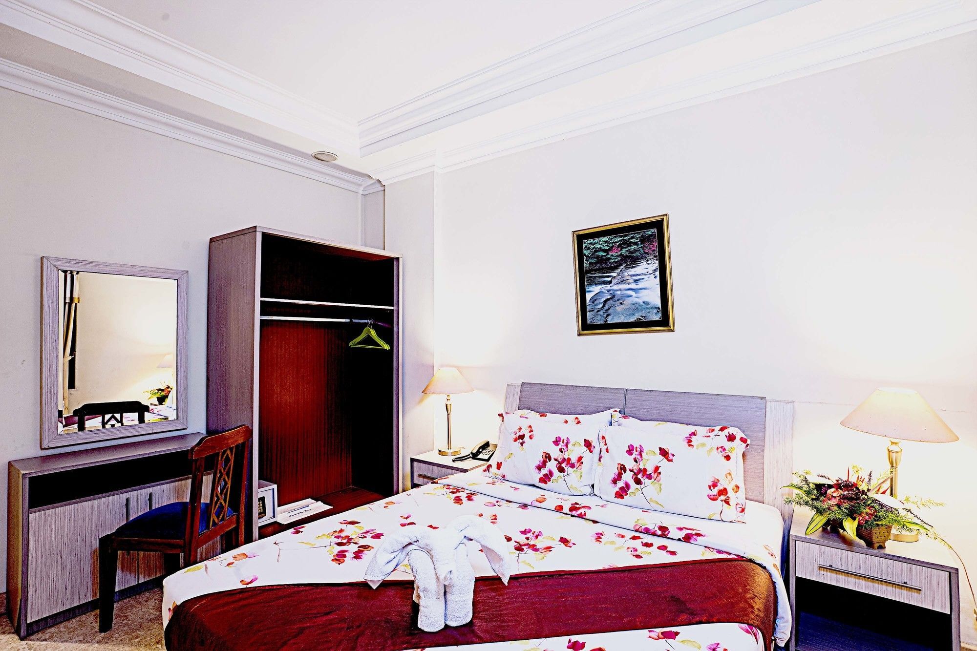 Royal Hotel And Convention Tretes Prigen Ngoại thất bức ảnh