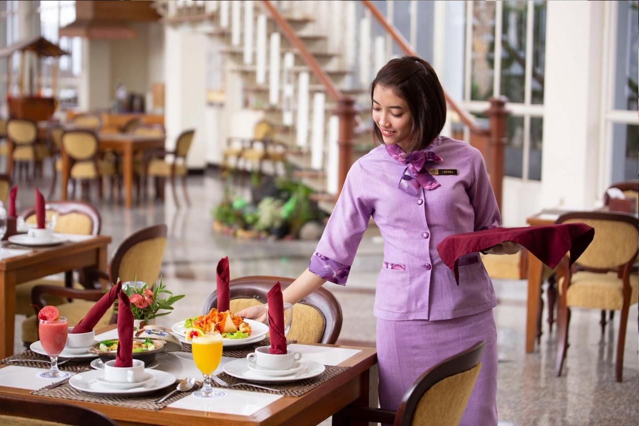 Royal Hotel And Convention Tretes Prigen Ngoại thất bức ảnh